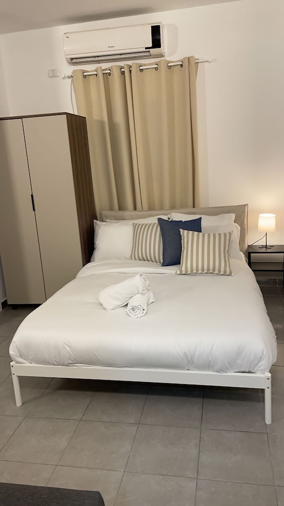 Ha-Carmel Market Apartment