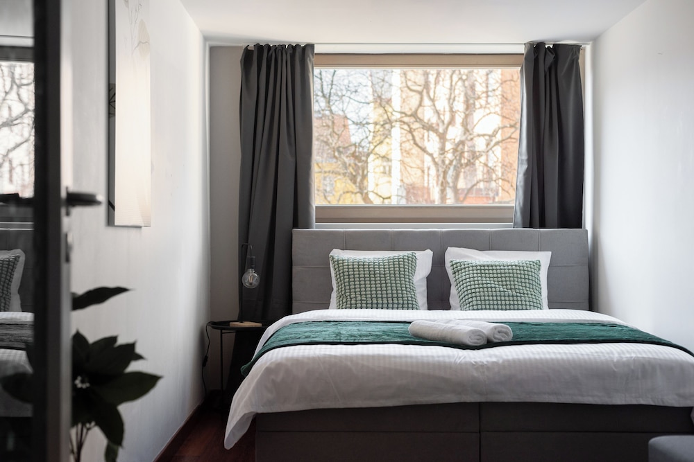 Luxury 5-bedrooms apart in Prague