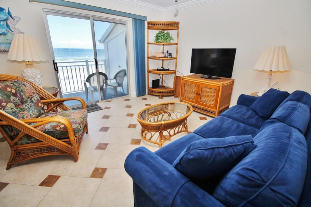 Colony Beach Club 225