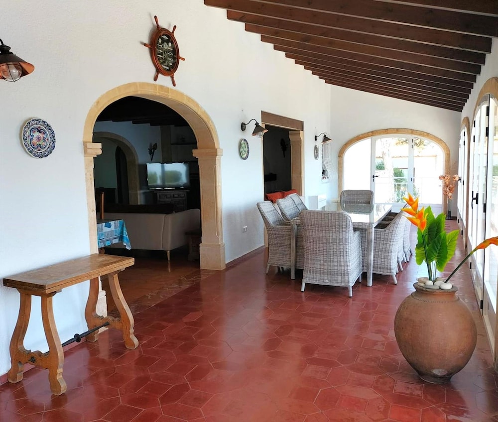 Maria 10 in J vea With 5 Bedrooms and 3 Bathrooms