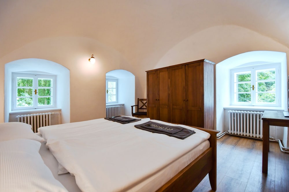 Zámek Račice