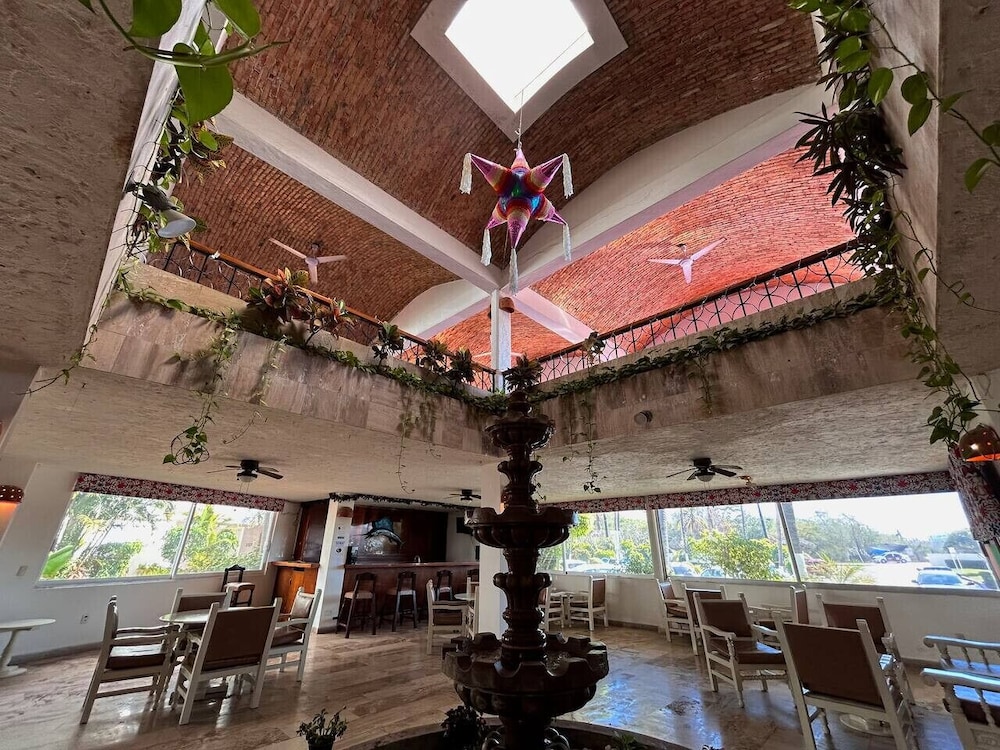 Yatch Apartments