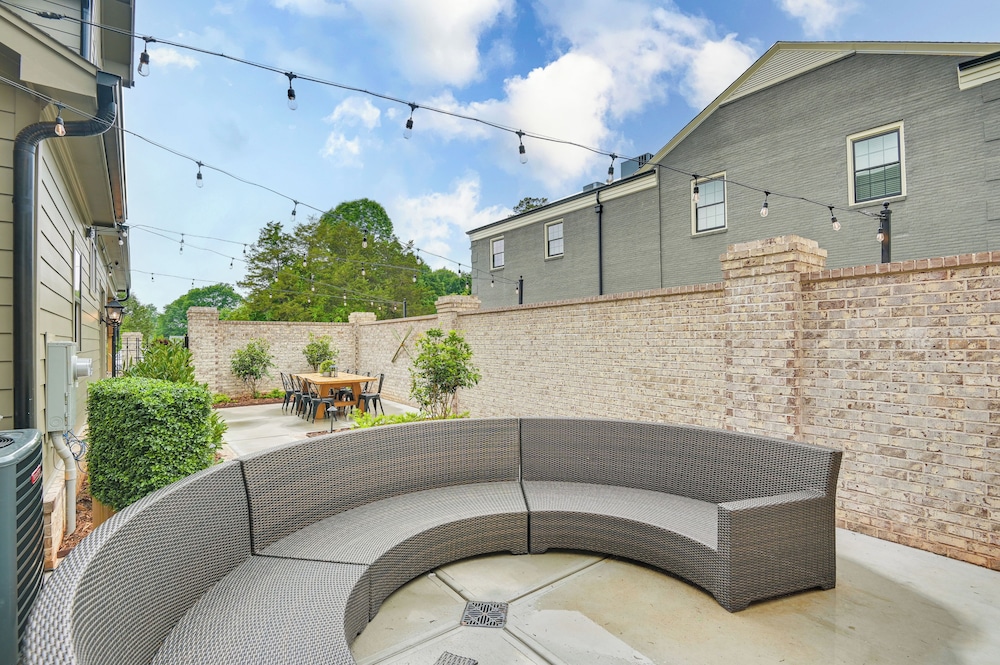 Idyllic Belmont Home < 1 Mi to Historic District! view 5