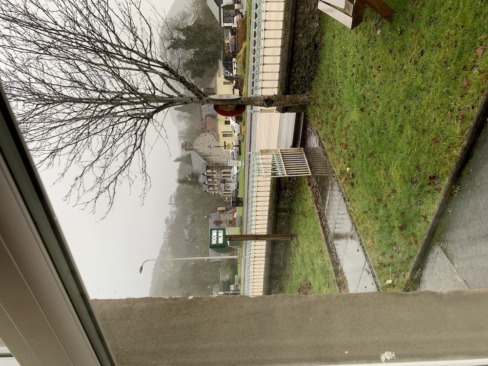 1 Loch Ness Hostel