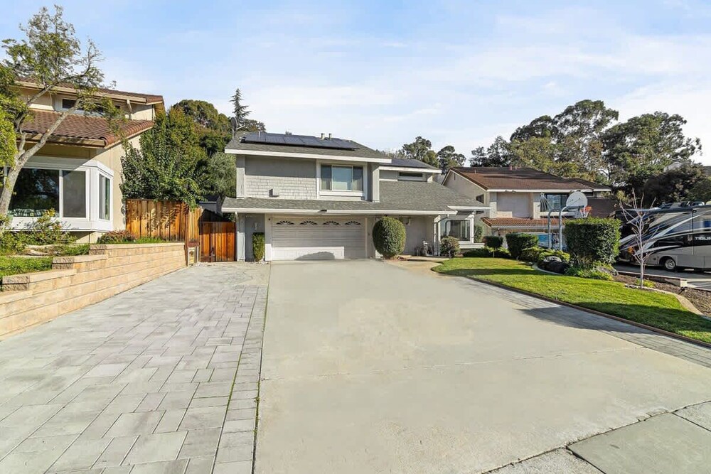 @ Marbella Lane - 4BR Siliconvalley Gempool House