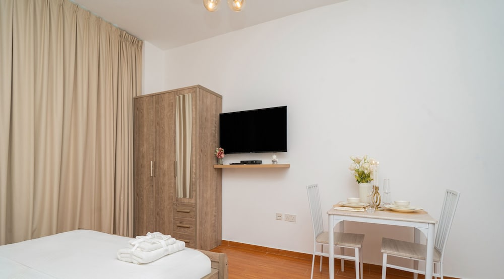 Modern & Stylish Studio in JVT