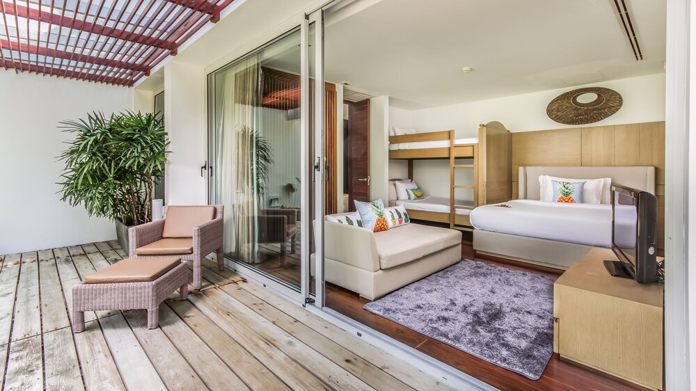 Laemsingh Villa 3a 4 Bedroom in Surin view 3