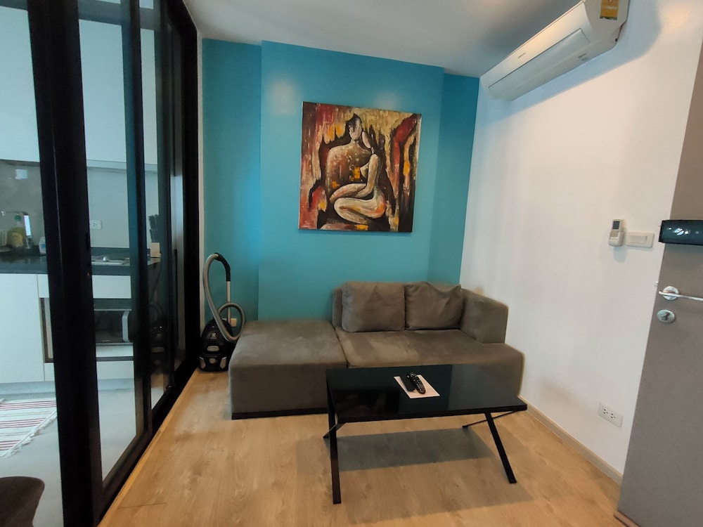 The Base Central Pattaya - 1 bdr Condo With Pool