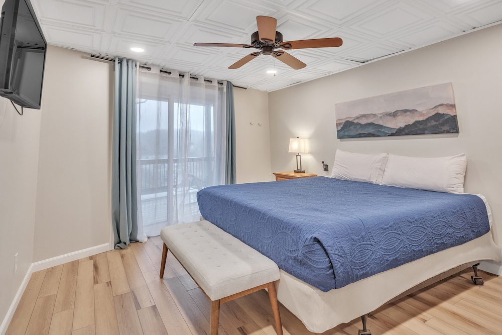 Deerfield Hideaway At Old Rocky 5 Bedroom Home