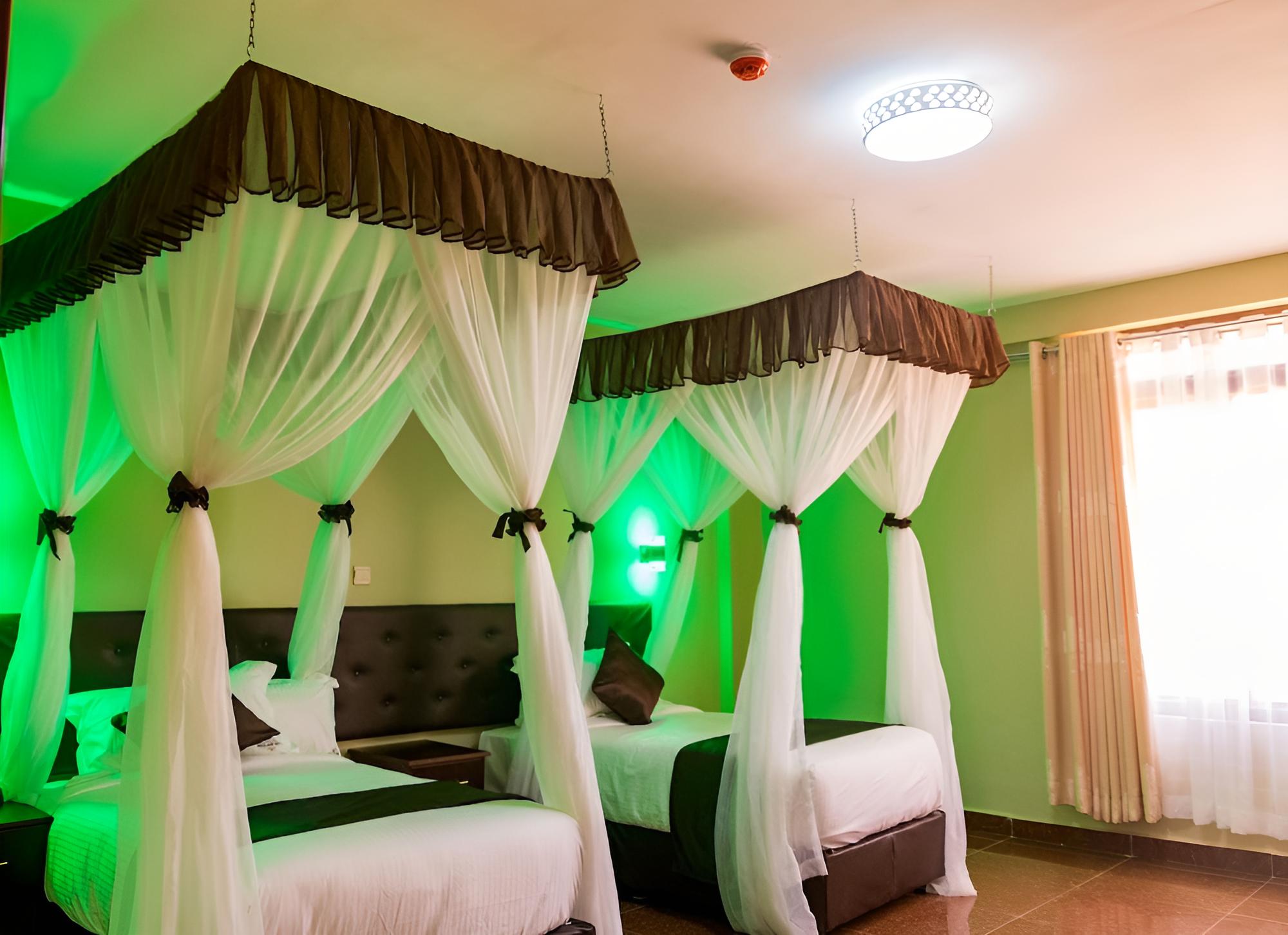 Maxland Hotel Juja