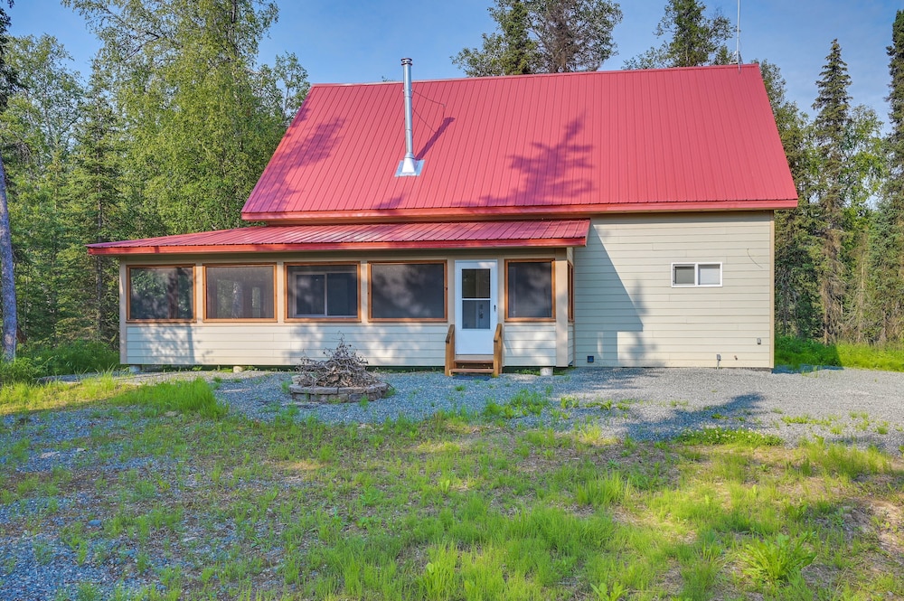 Soldotna Home w/ 2 Living Areas & Spacious Porch view 4