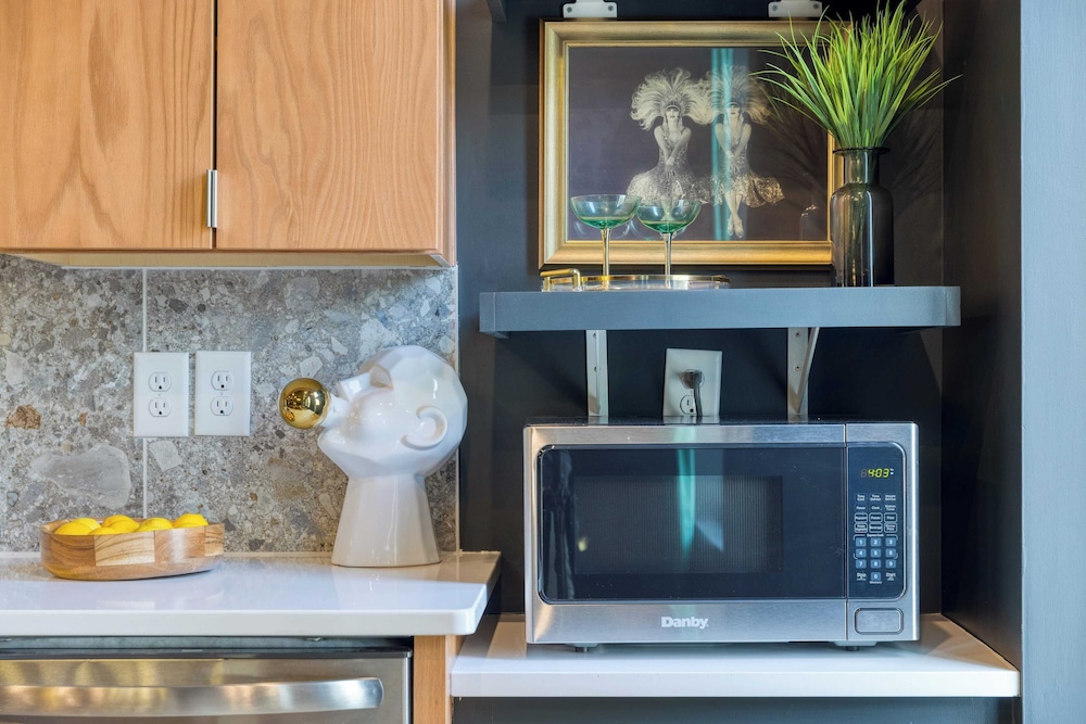 Stylish Studio Near Broadway & East Nashville Restaurants Lischey Loft by Avantstay