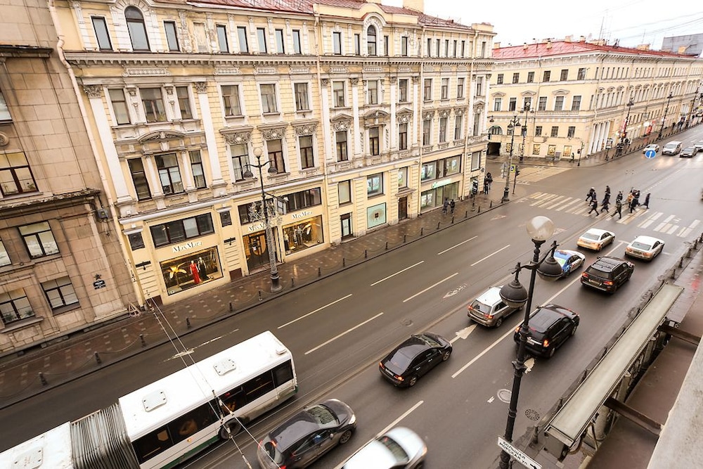 Spb2Day Nevsky 13