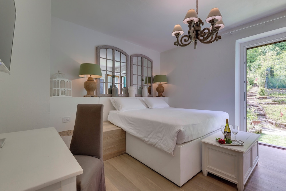 Entire Hilltop Villa With Private Pool In Palazzuolo Sul Senio