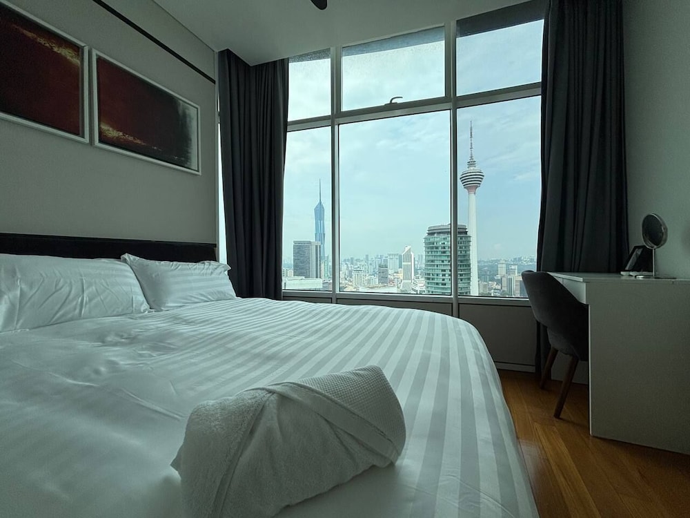 Sky Suites KLCC by Easy Nap