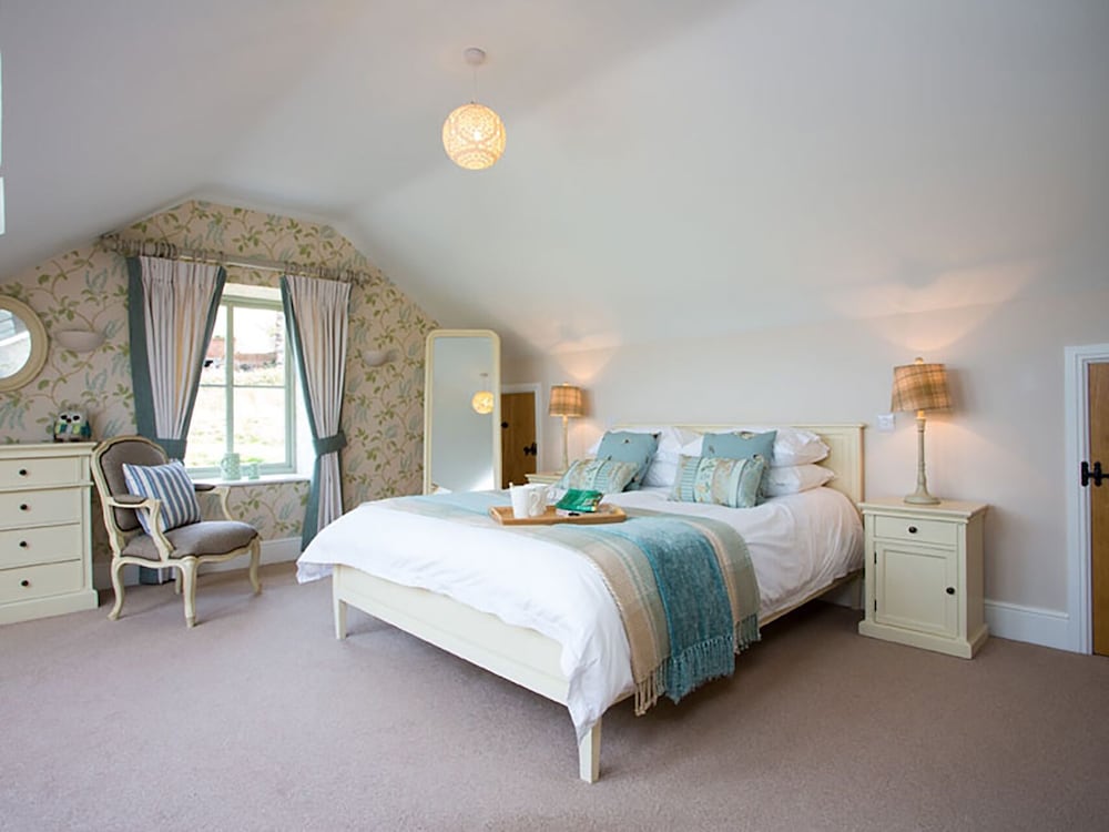 Estuary Cottage view 2