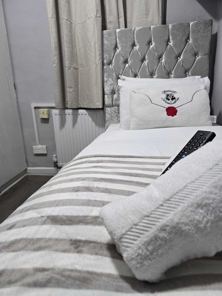 Heathrow roomzzzz B&B
