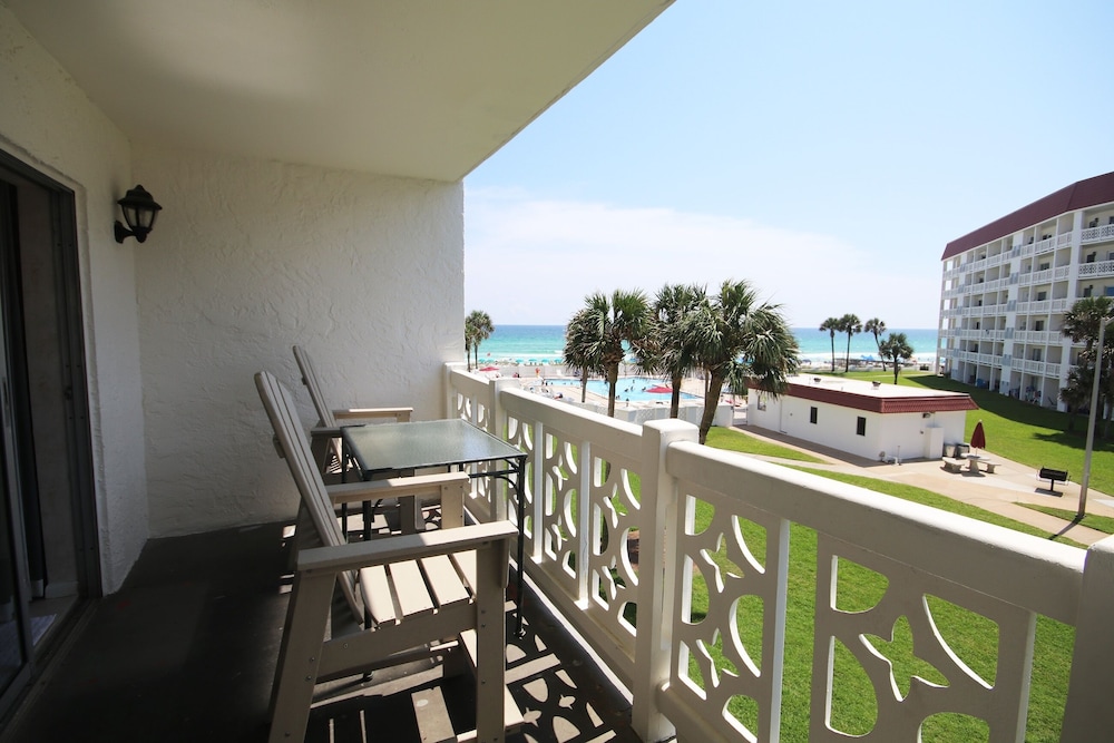 338 El Matador 2 Bedroom Condo by RedAwning
