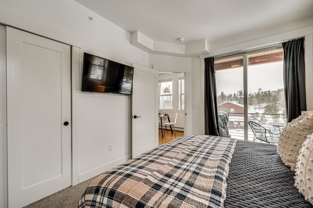 Updated Grand Lake Loft w/ View, 2 Mi to Rmnp! - Property Image 26