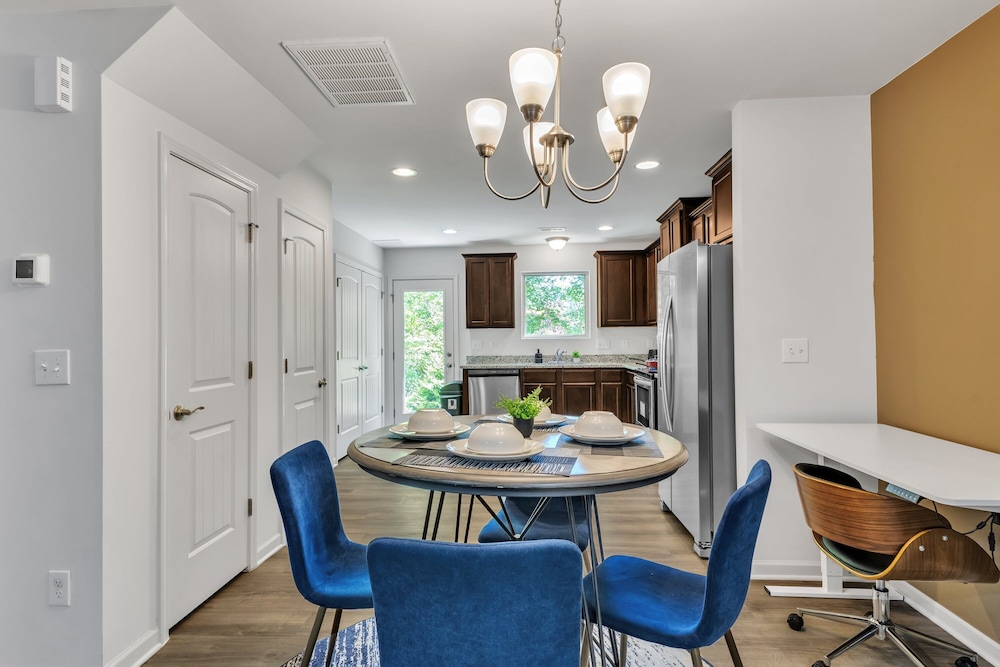 King 3BR Townhouse Mins to Cary NC State