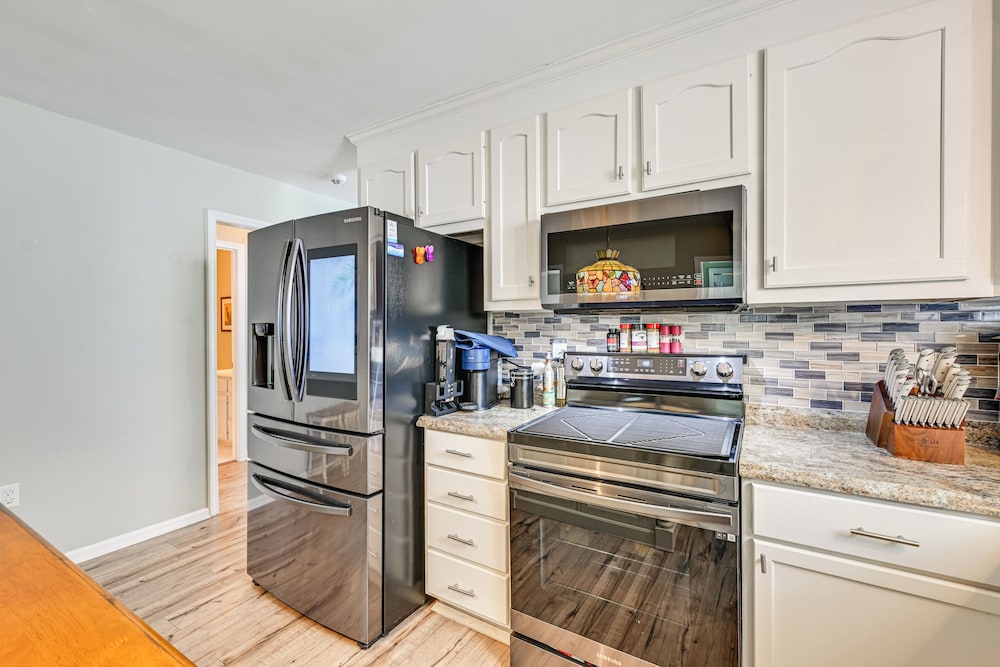 < 1 Mi to River & Downtown Belmont: Cozy Cottage