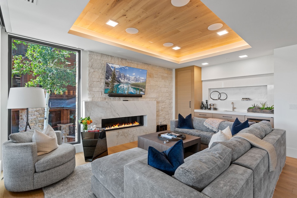 Empire Residences at Deer Valley Resort - Three Bedroom Deluxe Residence #401 3 Condo