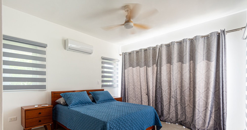 Spacious Family Suite, Ocean Village!