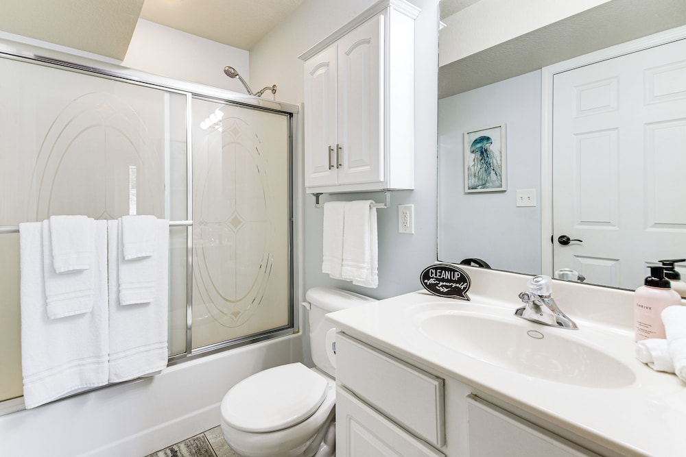 On-site Lake of the Ozarks Access: Camdenton Condo