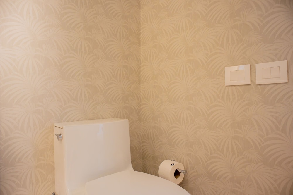 w Lovely 3BR With Incredible Balcony in Miraflores
