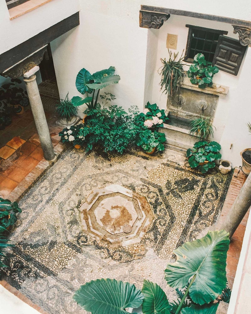 Alhambra Townhouse in Granada
