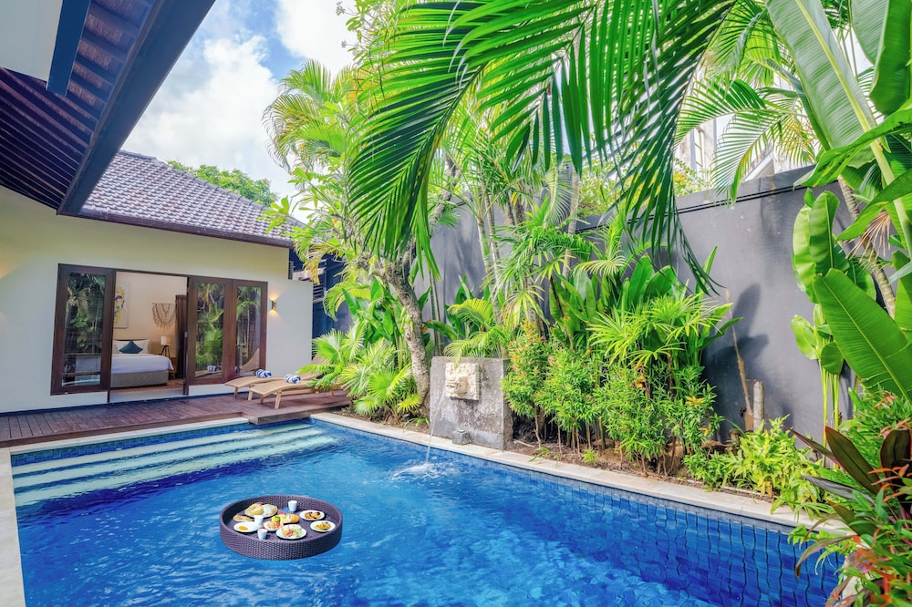 Villa Boholuma by Pertama Management