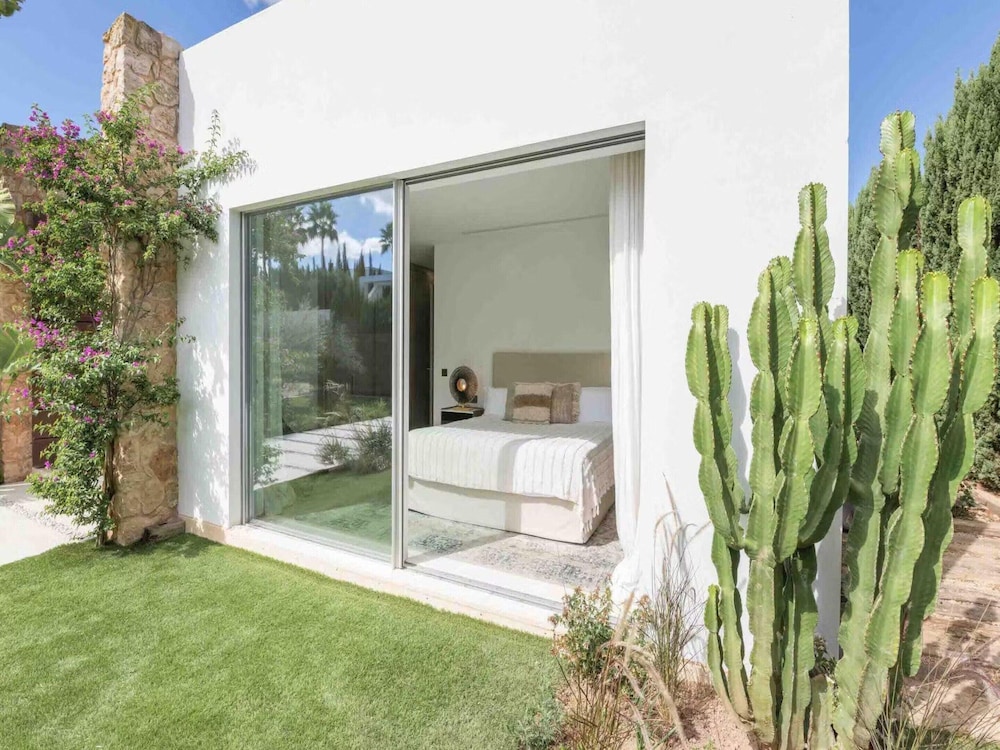Holiday Home With Pool Area