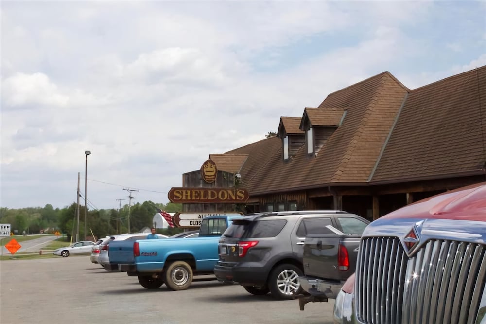 Sheldon's Motel by OYO Keysville Near Hwy 360