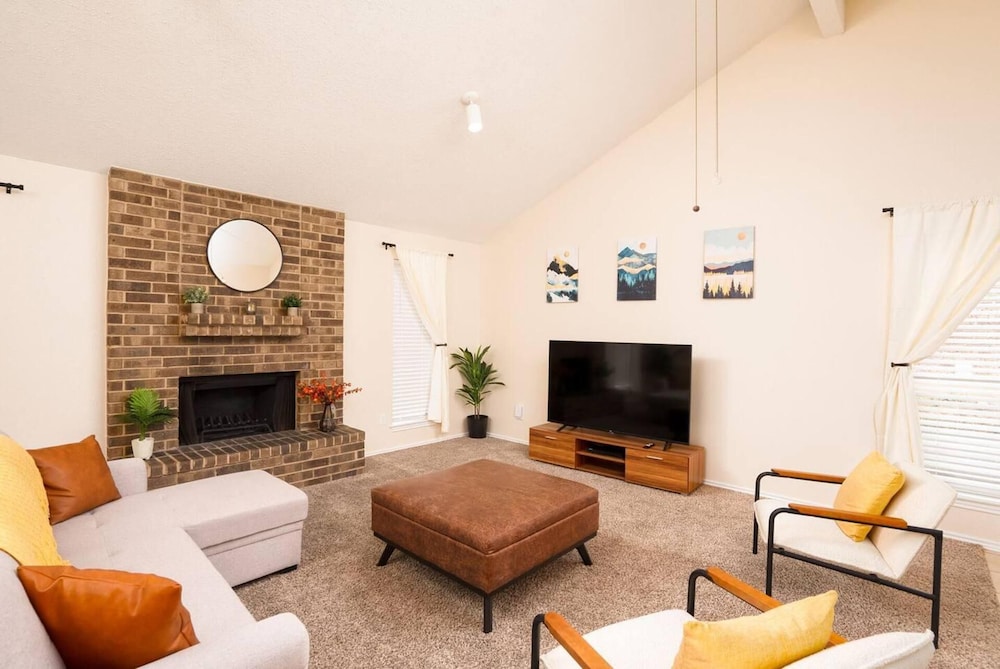 Lovely 3-bed House Perfect for Groups or Families view 3