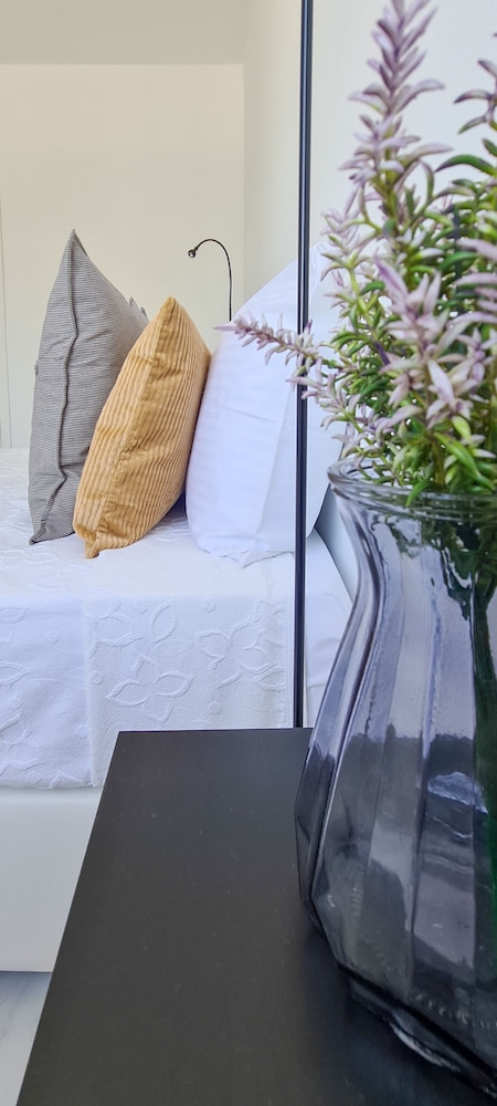 Phaedrus Living: Luxury Maisonette Lighthouse 60
