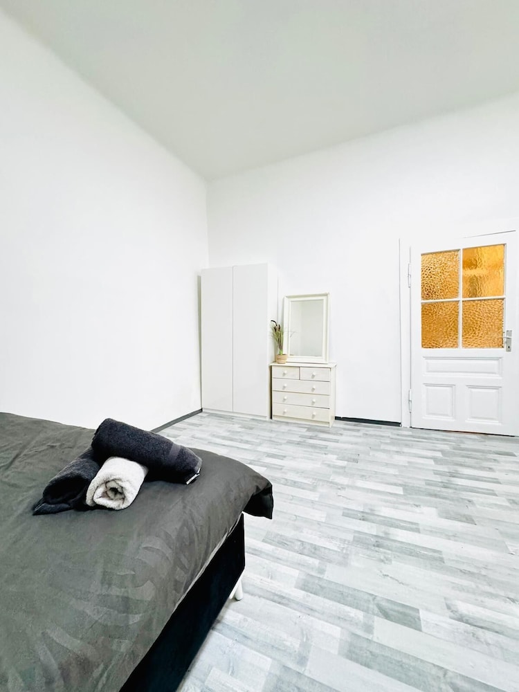 Beautiful Studio Apt Near Rathausplatz