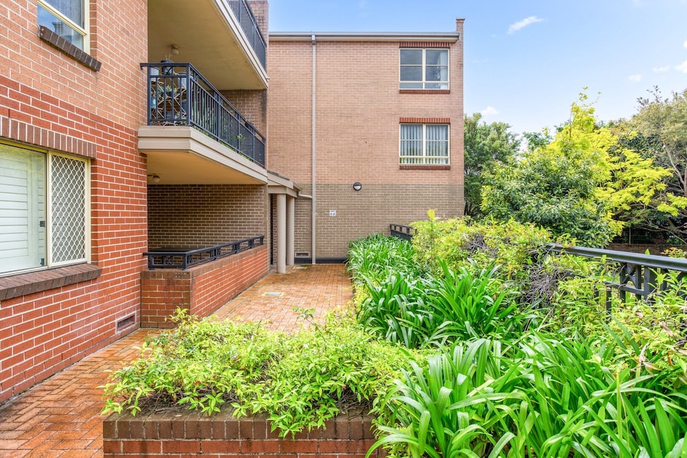 Pristine 2-bed Near Marrickville Village
