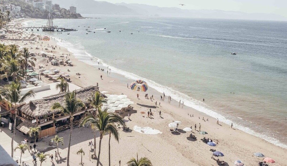 Ocean View 2Br Condo-balcony-beach-pool - 908