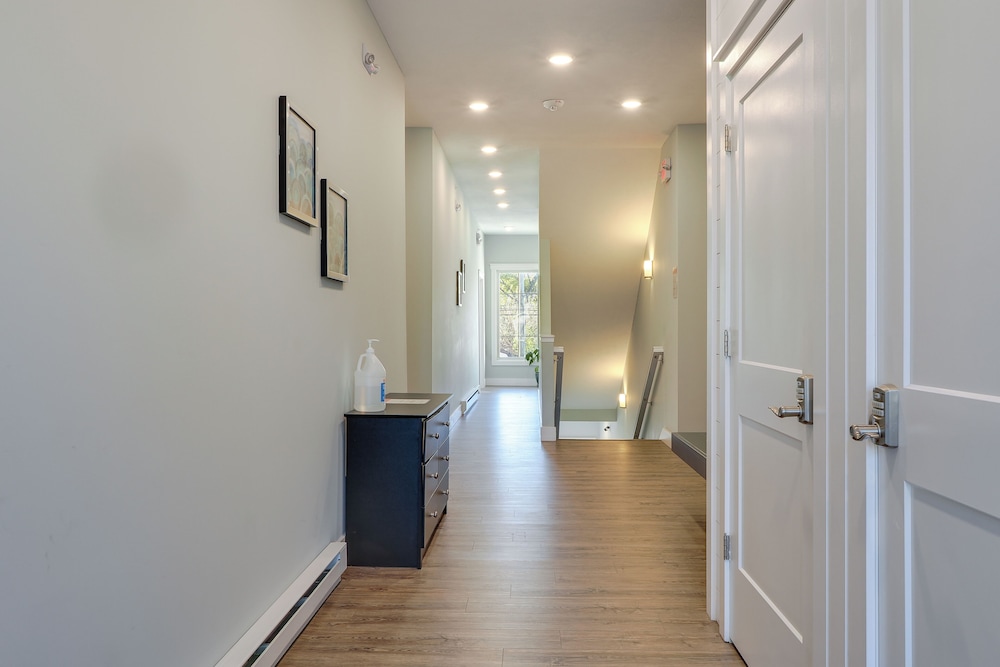 Walk to Front St! Traverse City Condo Near Skiing