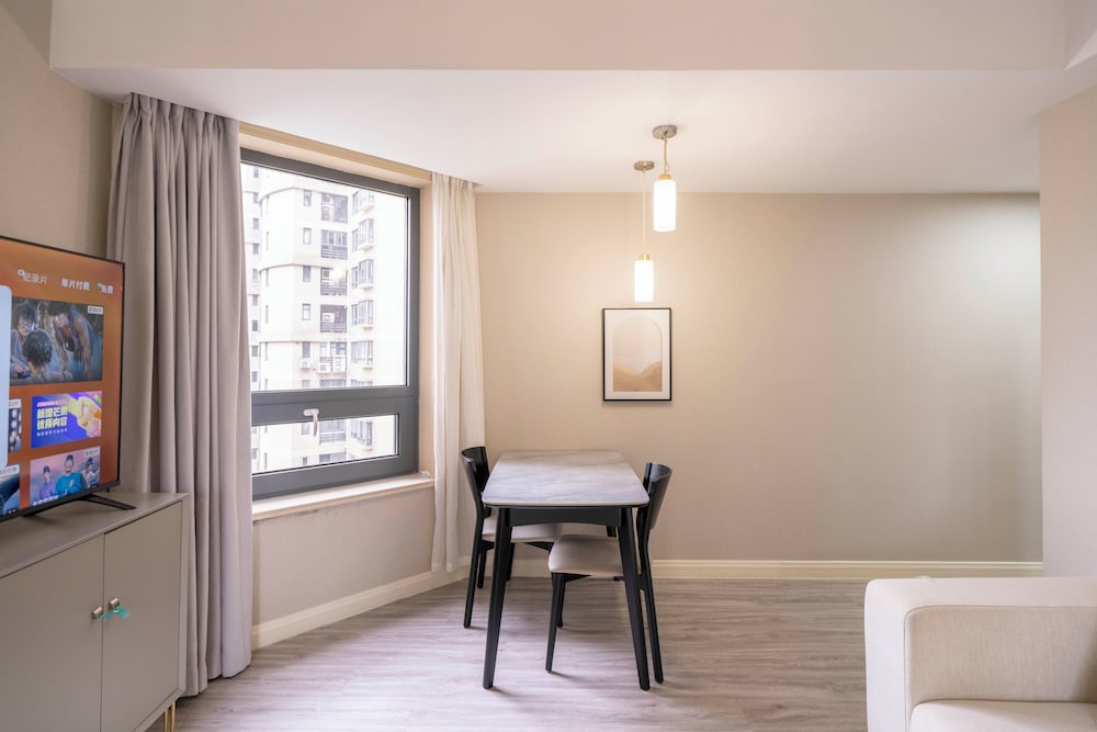 Tyms 1BR APT Gubei International Garden