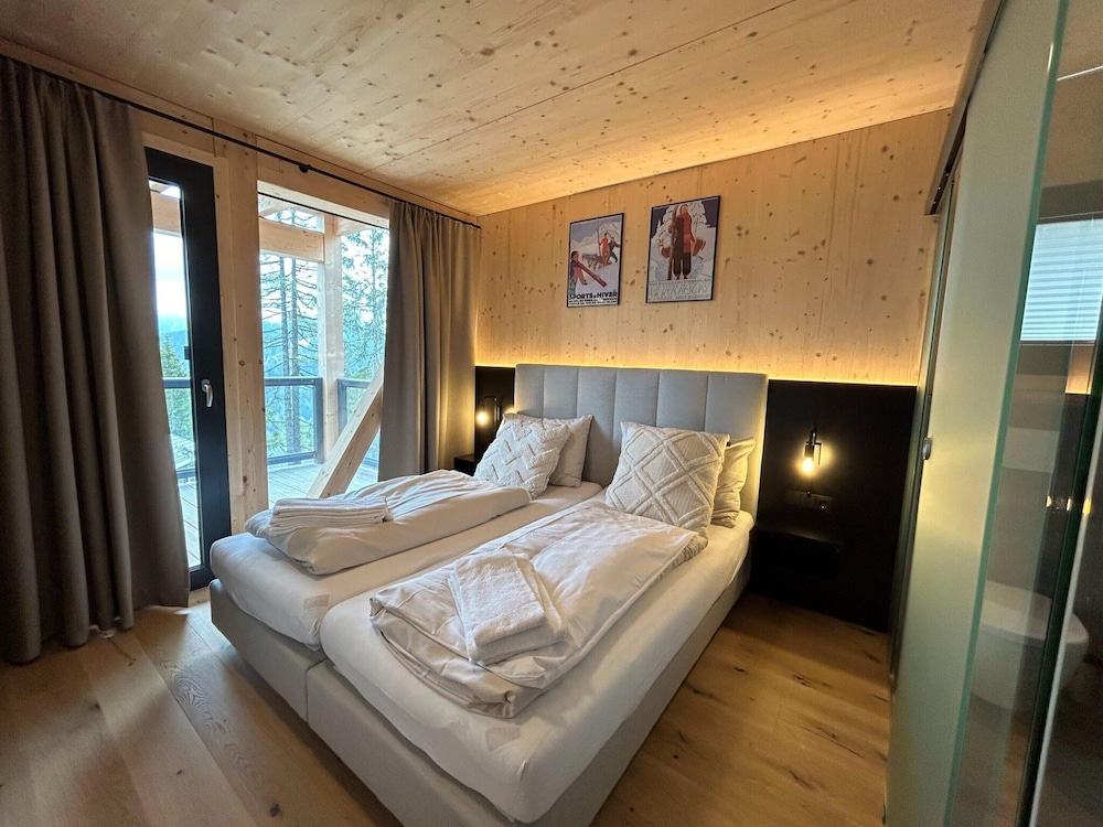 Beautiful Chalet With Balcony