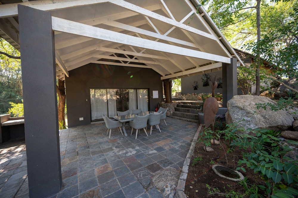 Bushriver Lodge