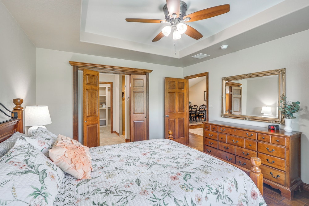 2 Mi to Main Street: Family Home in Winfield!