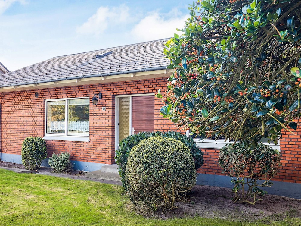 6 Person Holiday Home in Hals