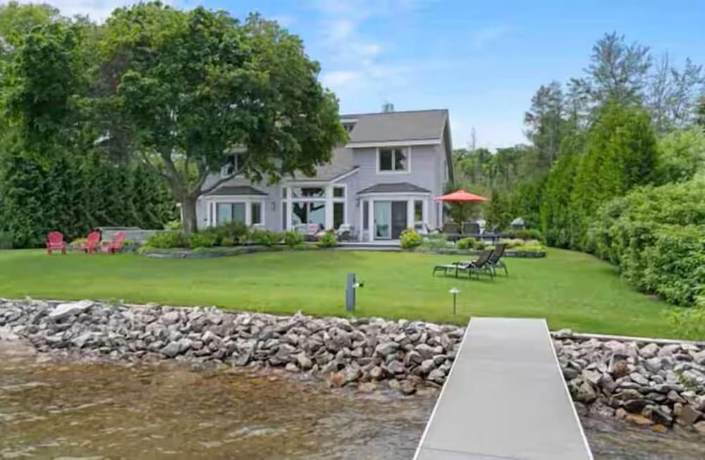 The Luxe Lake House