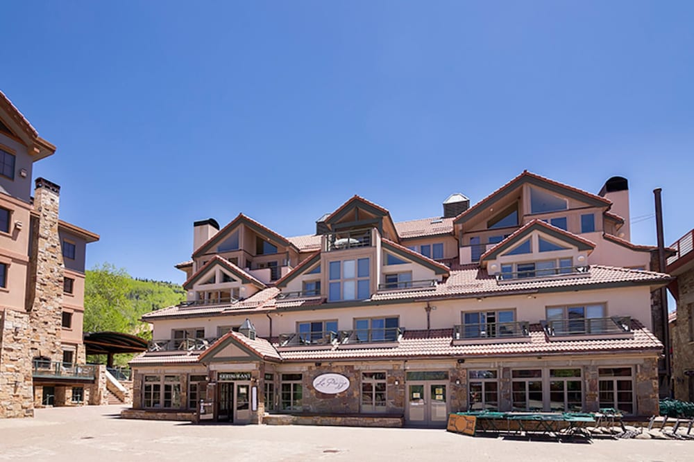 Hotel Blue Mesa Lodge 32A by Avantstay Located In The Heart Of Mountain Village w/ Prime Skiing Access - Image 1