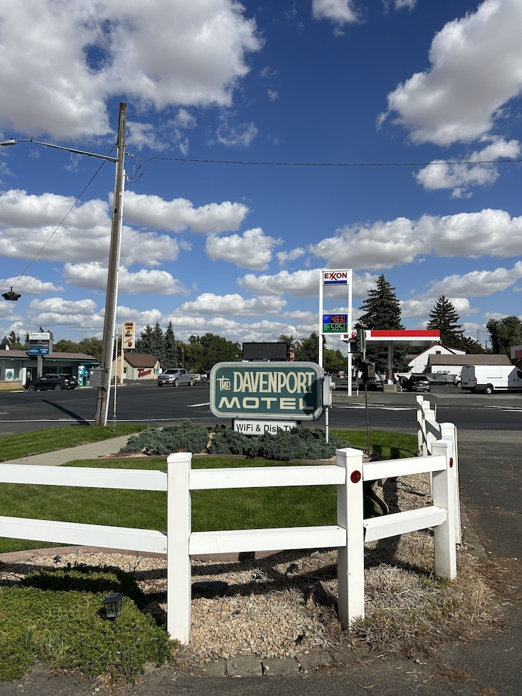 The Davenport Motel