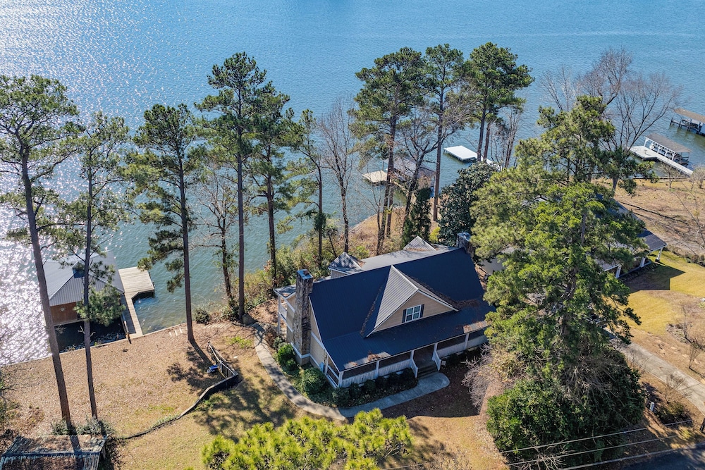 Milledgeville Vacations - Lake Sinclair Retreat w/ Big Water Views  Dock! - Property Image 1