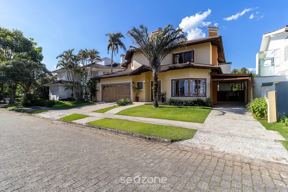 Duplex House w/ Pool, 850m From the Beach Rdt0124