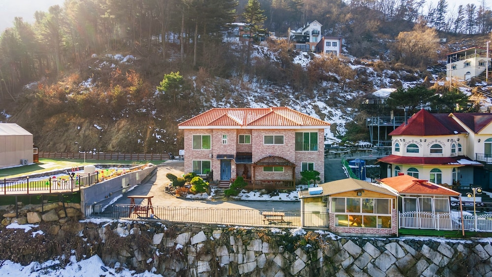 Gapyeong Dream Pool Villa pet Pension